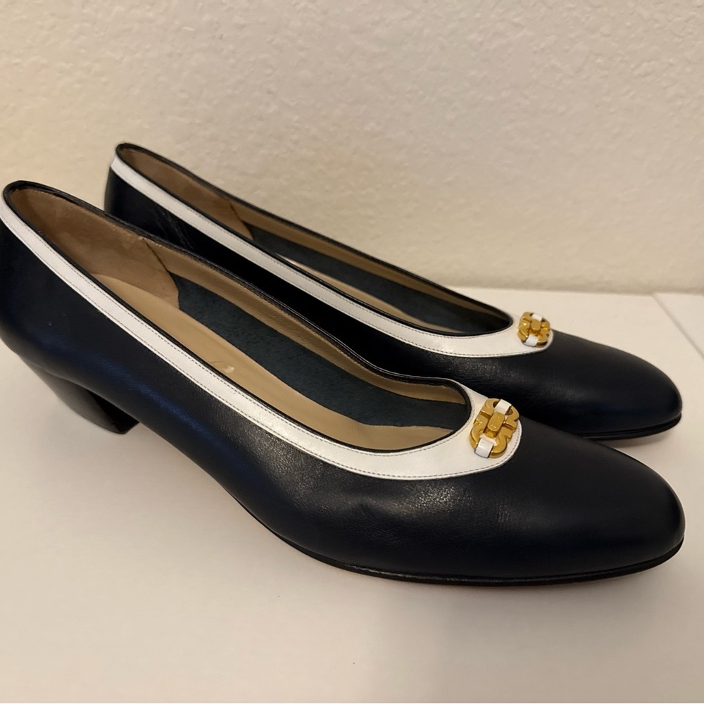 Ferragamo Gancini Horsebit Pumps Navy/White | 8.5 AAA | Kitten Heel - Picture 4 of 10